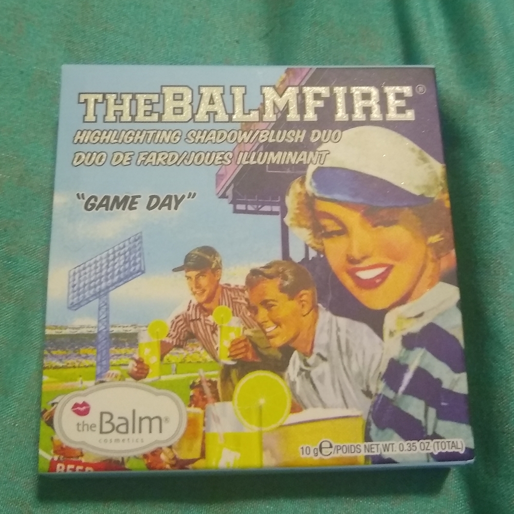 Highlighting shadow/blush duo